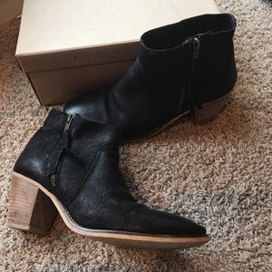 UO ‘Faye’ Leather Booties